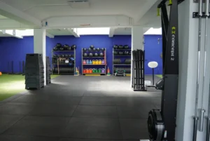 kursraum wallballs kettlebells trainingsfläche